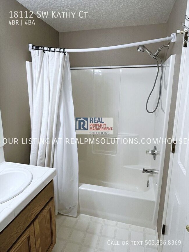 Building Photo - 18112 SW Kathy Ct