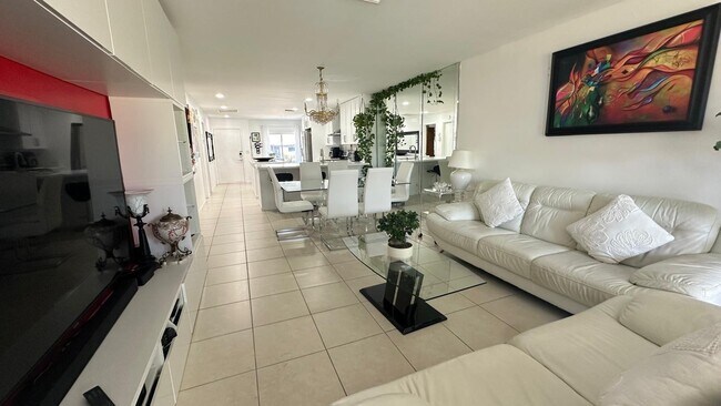 Building Photo - 5778 Phoenix Palm Ct