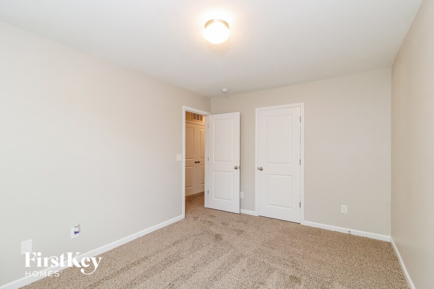 Building Photo - 110 Birch Creek Rd