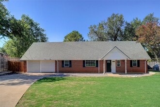 Building Photo - 1104 Shady Pine Ct