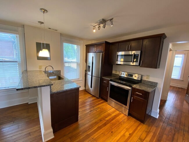 Building Photo - Kerr St 694-696 GW2