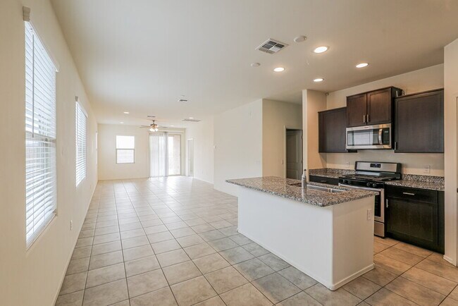 Building Photo - 11208 S Weismann Dr