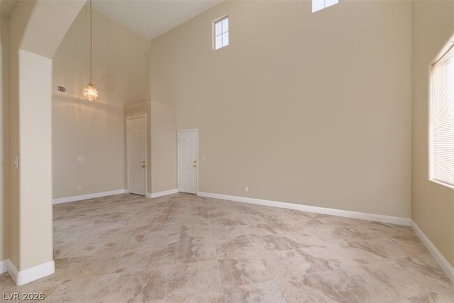 Building Photo - 5242 Spring Canyon St