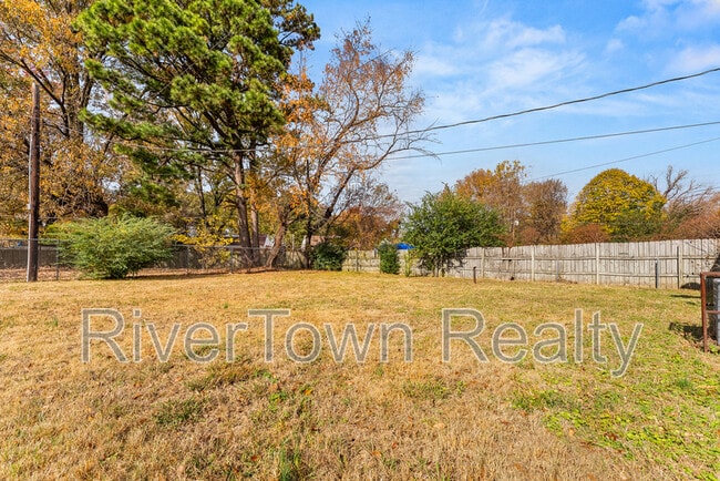 Building Photo - 1093 N Watkins St