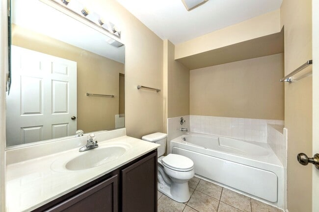 Building Photo - 2211 Waterleaf Ct