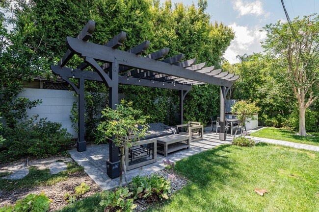 Building Photo - 4435 Camellia Ave