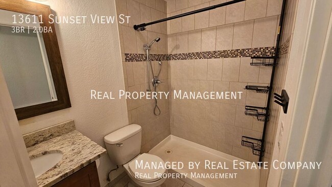 Building Photo - 13611 Sunset View St