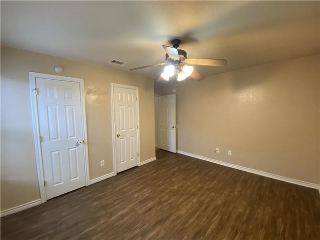 Building Photo - 2409 Gail Dr