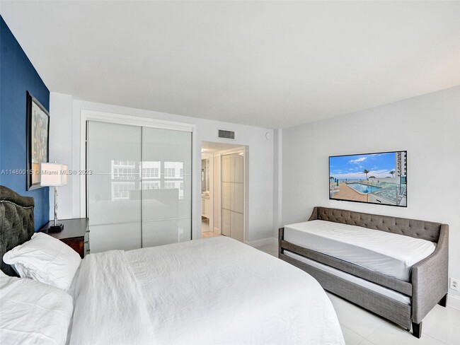 Building Photo - 3750 Galt Ocean Dr