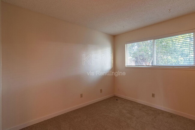 Building Photo - 422 Felton Way