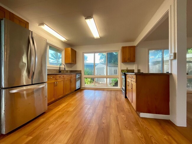 Building Photo - Beautiful, Bright & Airy Beach House--3Beds, 2Baths with Yard