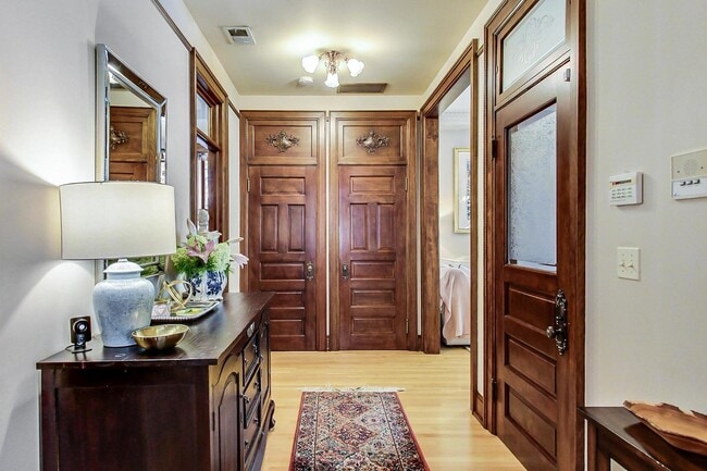 Building Photo - 2052 N Orleans St