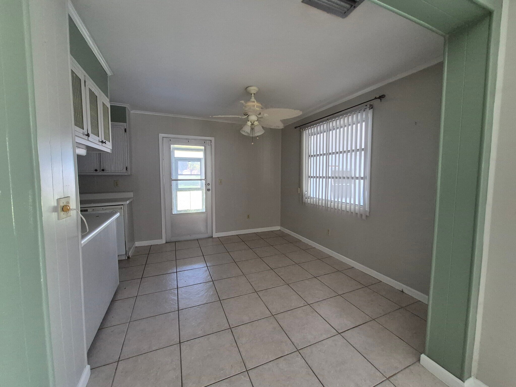 Building Photo - 1016 Elm St