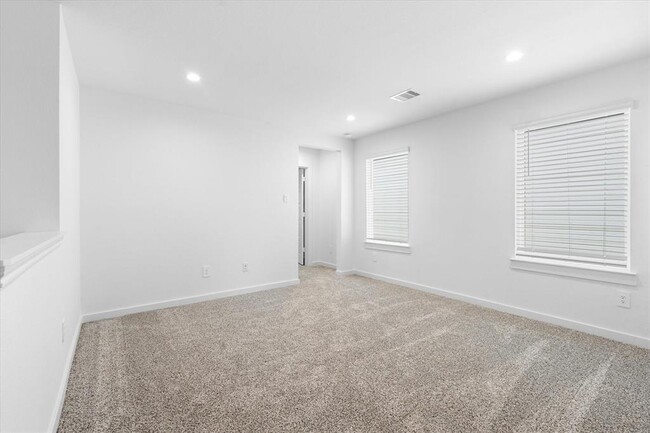 Building Photo - 3213 Crown Gate Dr