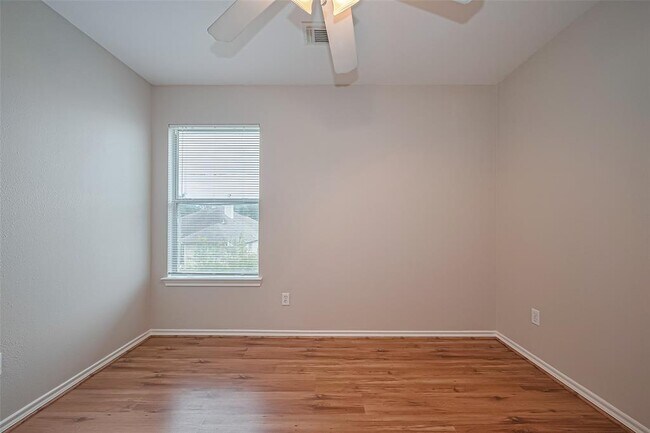 Building Photo - 16839 Carrollton Creek Ln