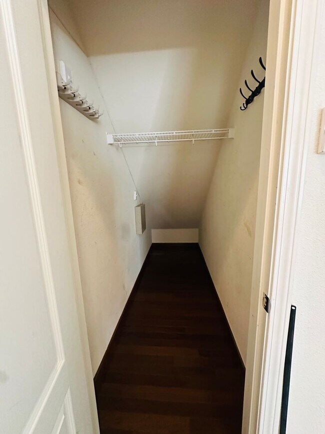 Building Photo - Beautiful 3 Bed, 2.5 Bath Home with Garage, Spacious Layout & Private Yard in Desirable Hercules ...