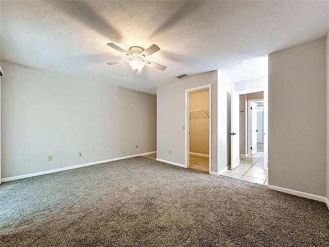Building Photo - 2113 NE 38th St