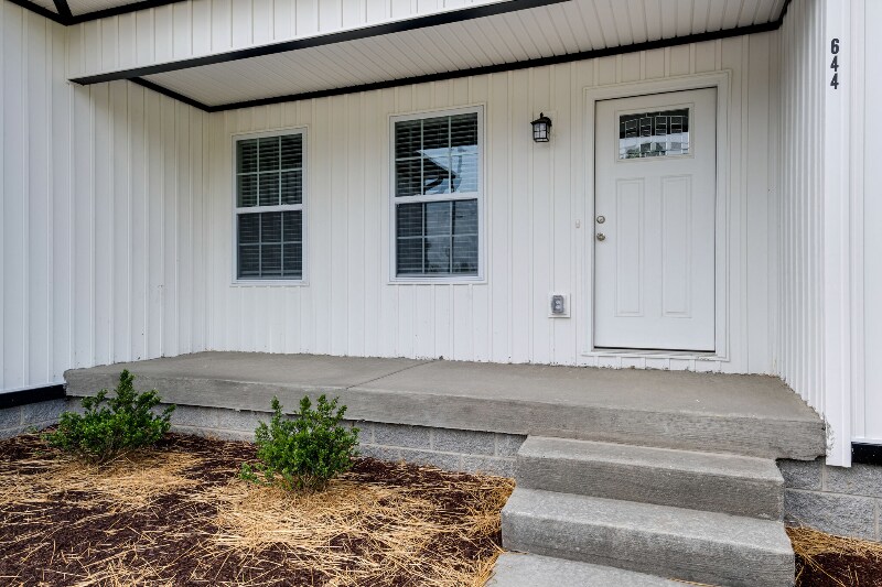 Building Photo - 644 S Tunnel Rd