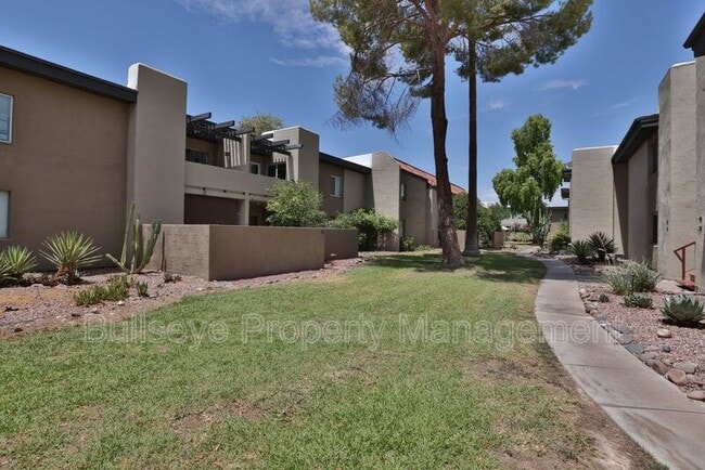 Building Photo - 4201 E Camelback Rd