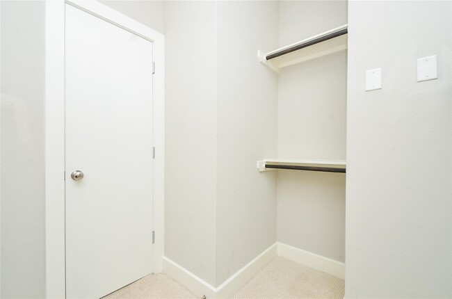 Building Photo - 3804 Leeland St