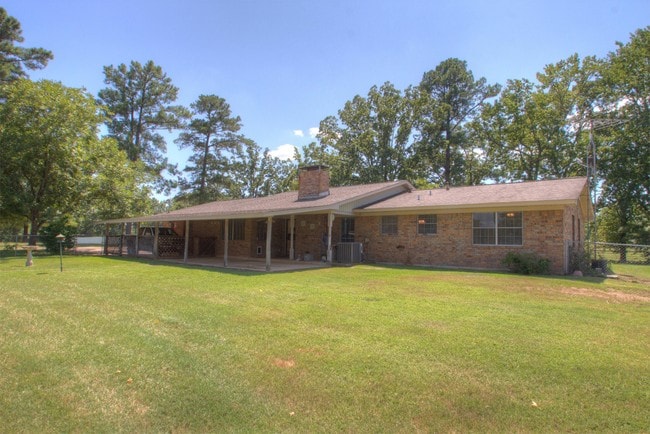 Building Photo - 303 Clements Rd