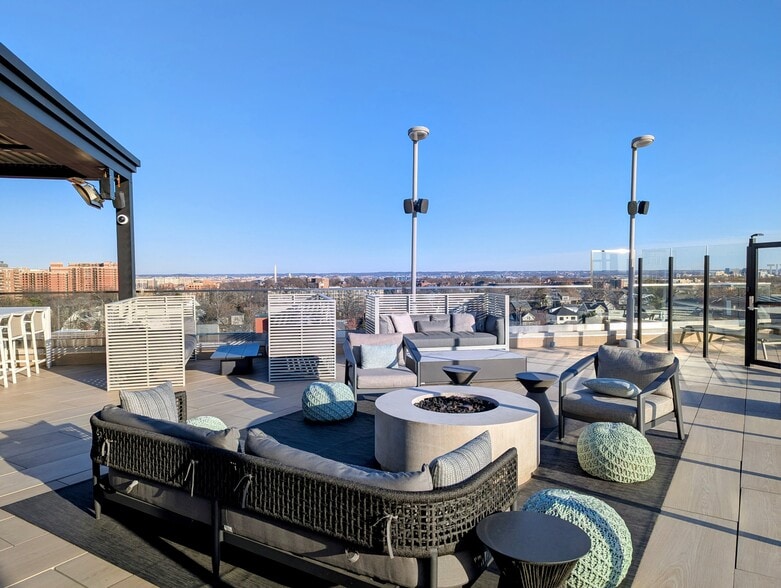 Building Photo - 1021 N Garfield St