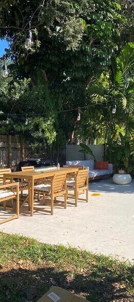 Building Photo - 1277 SW 19th St