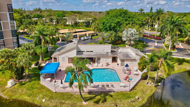 Building Photo - 6530 Boca Del Mar Dr