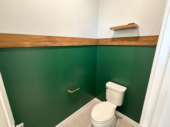 Building Photo - 12970 Brookside Moss Dr