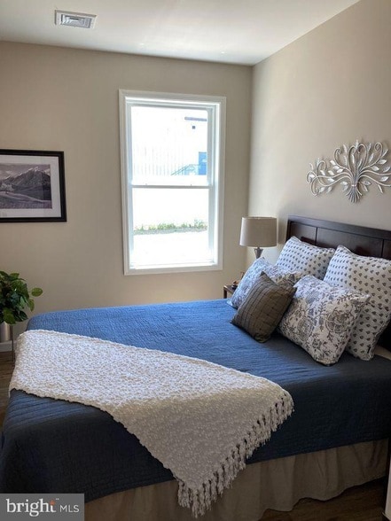 Building Photo - 376 E Main St