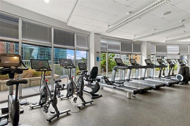 Building Photo - 950 W Peachtree St NW