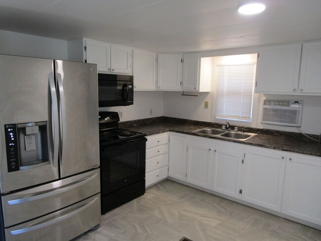 Building Photo - Manufactured Home and ADU on Lower End of Juniper Canyon - Available Now!