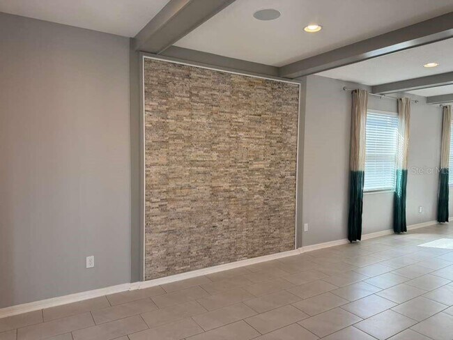 Building Photo - 1301 Clear Brook Pl