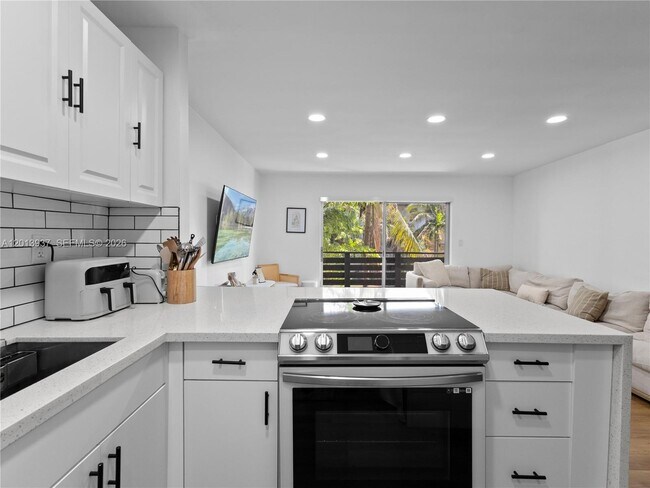 Building Photo - 7487 SW 82nd St