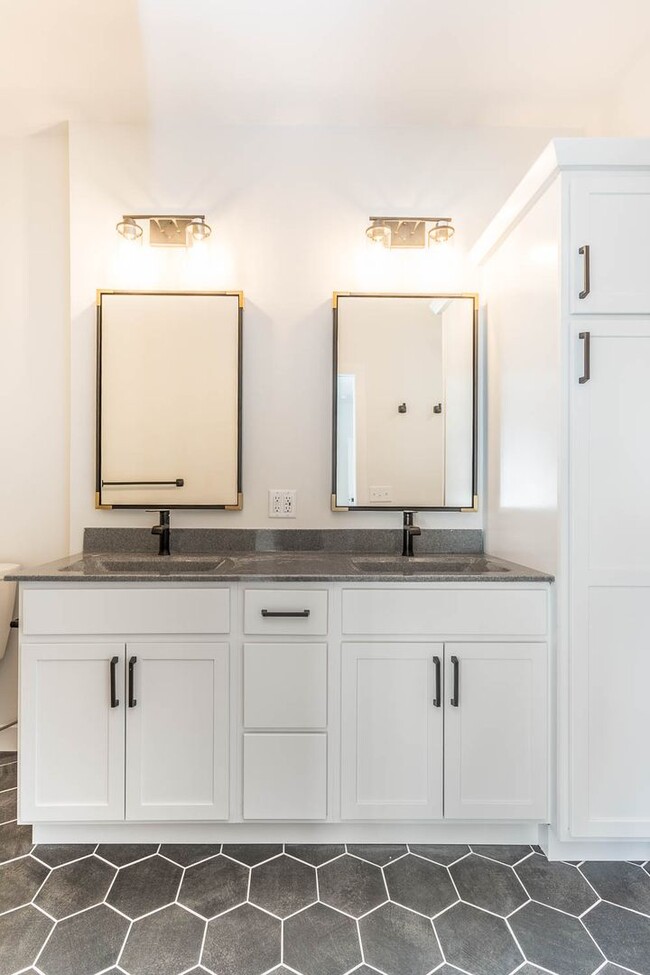 Building Photo - Brand new 3 bed 2 bath Twin home in Tea