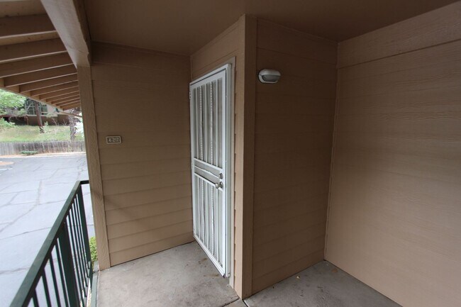 Building Photo - COMING JULY | Bright 2BR/2BA Condo in University Heights | Private Balcony
