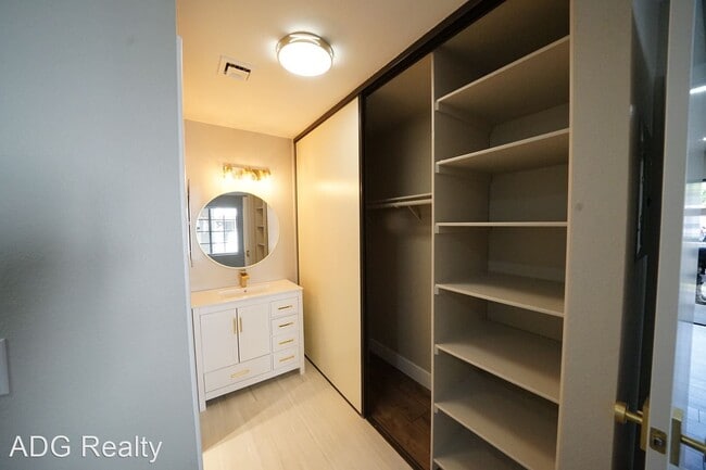 Building Photo - 1 br, 1 bath House - 4729 Nara Vista Way #...