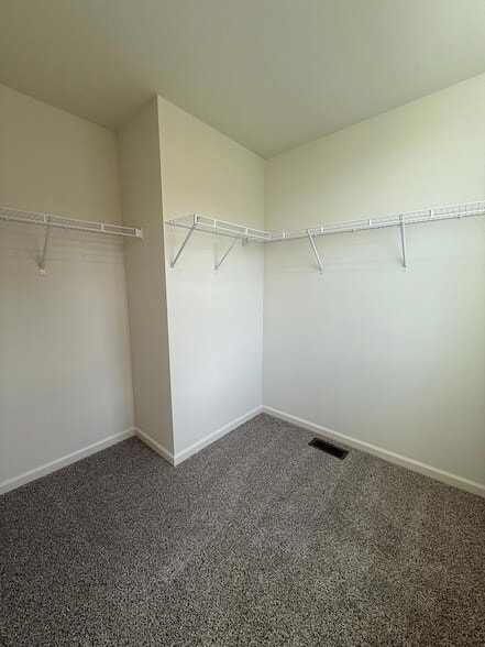Building Photo - 347 Summit Cir