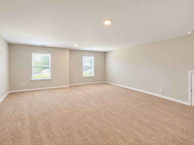 Building Photo - 833 Kirby Ct