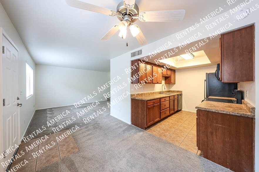 Building Photo - 8548 E Belleview St