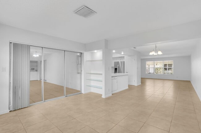 Building Photo - 89 Lariat Cir