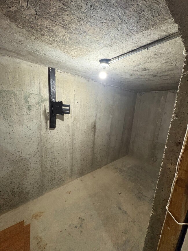 Building Photo - 6221 S 700 W