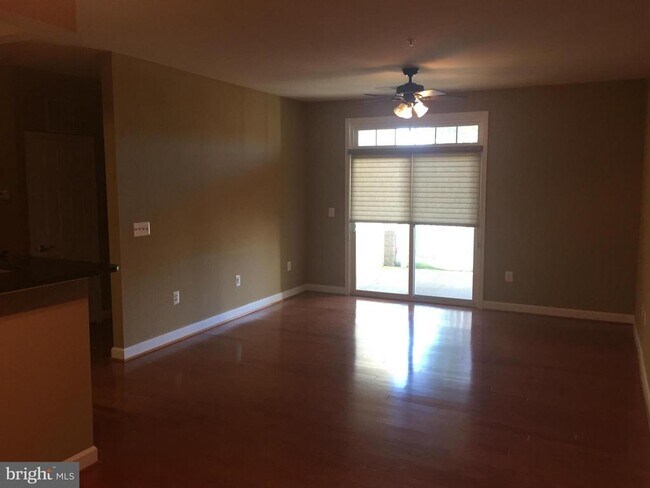 Building Photo - 6161 Willow Pl