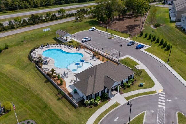 Building Photo - 700 Pintail Pointe