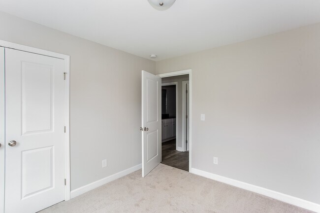 Building Photo - 720 White Crane Rd