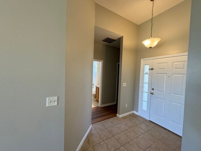Building Photo - Beautiful 3 bedroom home in Port Orange