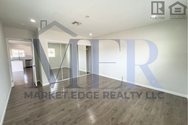 Building Photo - 4Bed/2Bath House at Alma School Rd/Ray Rd! Ready for Immediate Move-In! -- FENCED-IN YARD! NO HOA!