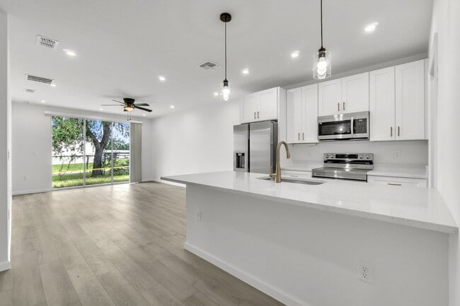 Building Photo - 2539 Slim Haywood Ave