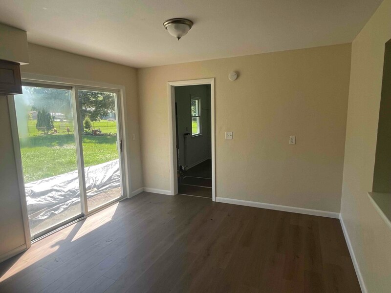 Building Photo - 1415 Hackberry Ln