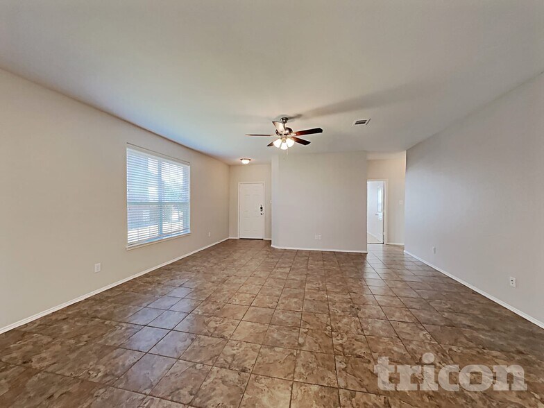 Building Photo - 209 Stable Dr